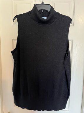 Liz & Me Black Knit Top with Light Blue Label